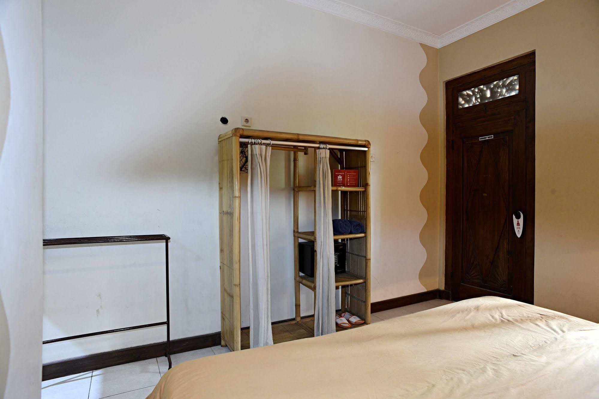 Zen Rooms Malioboro Sosrowijayan Wetan Yogyakarta Exterior photo